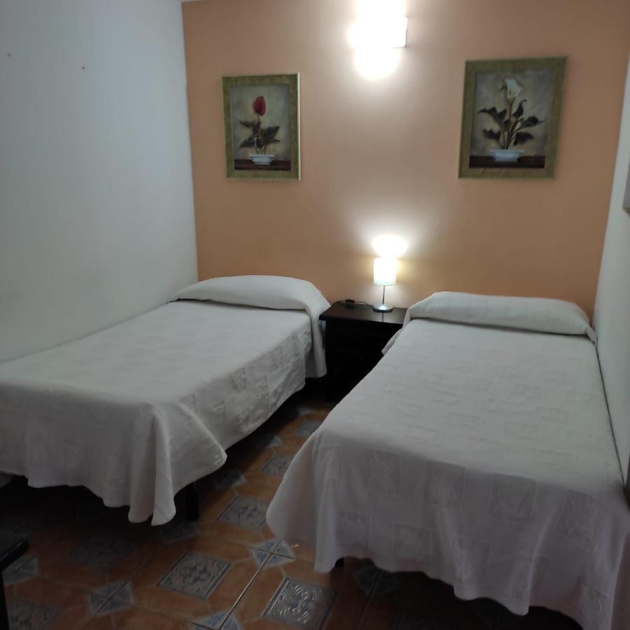 Hostal Castilla Aranjuez Luaran gambar