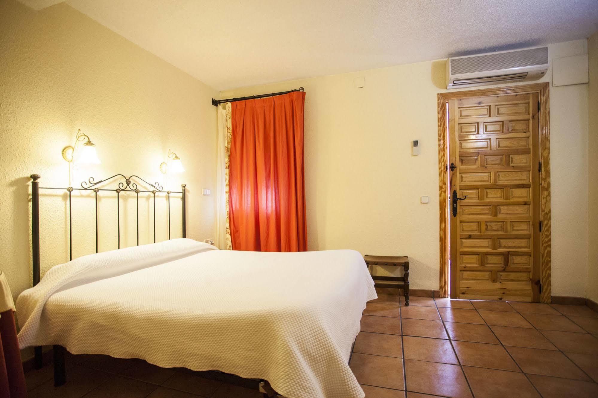 Hostal Castilla Aranjuez Luaran gambar